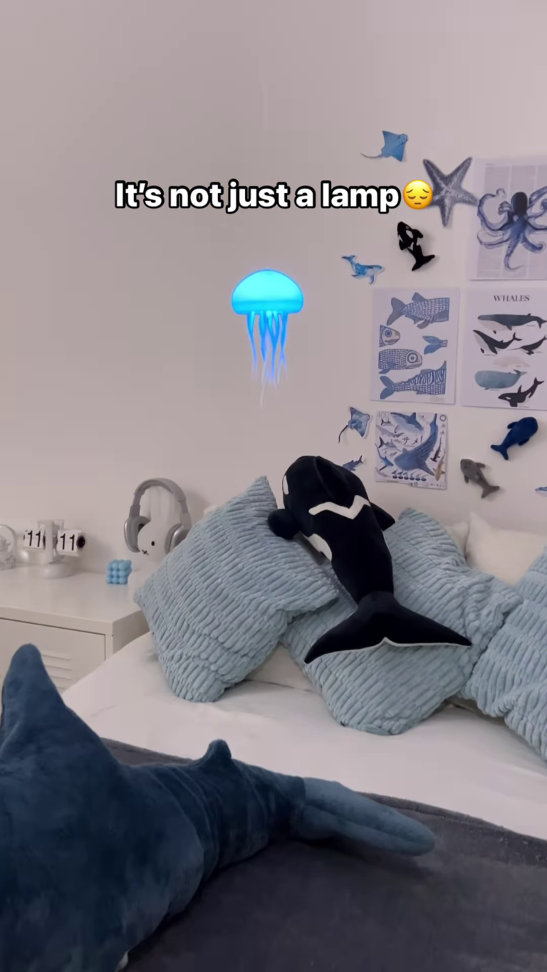 🪼✨ levitating jellyfish night lamp – the ocean in mid air