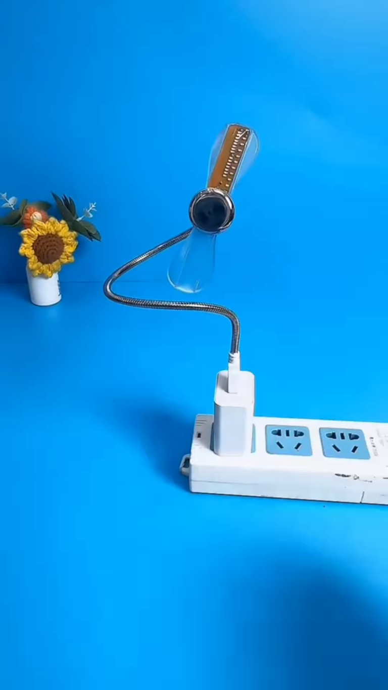 innovative usb mini fan with real time led clock display – flexible neck