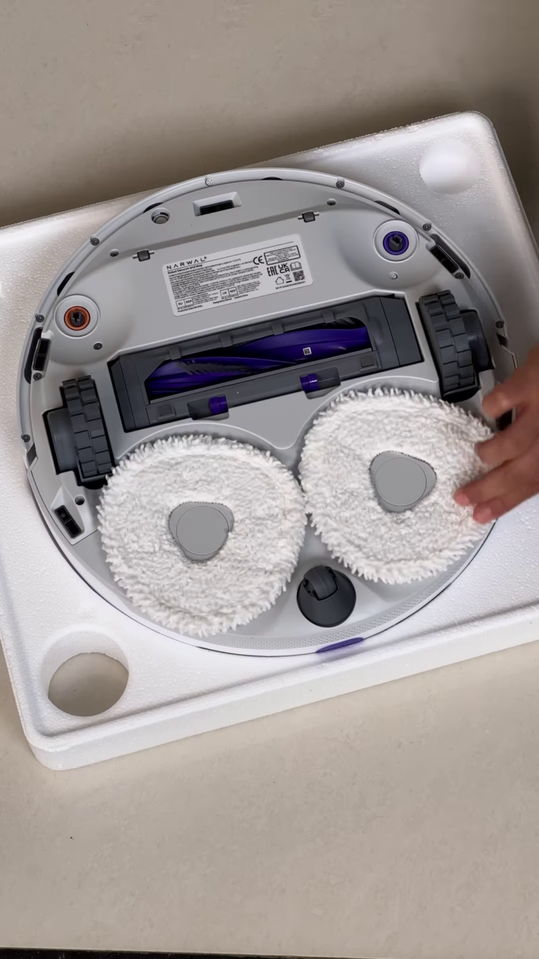 smart self emptying robot vacuum and mop with automatic mop washing