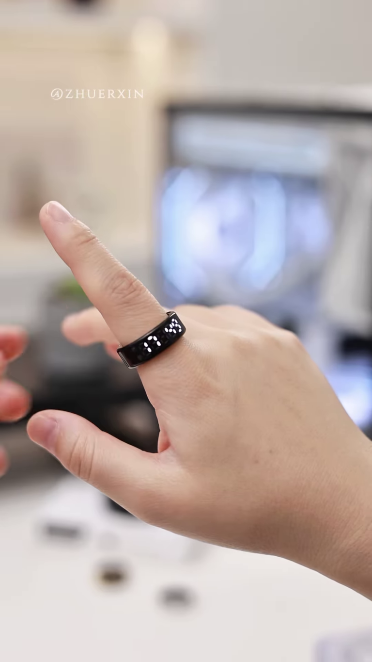 sleek digital display smart ring – wearable technology for time and notifications